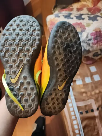Zapatillas deportivas amarillas - miniatura 3