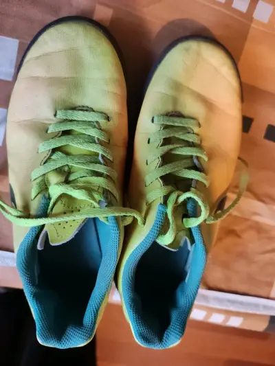 Zapatillas deportivas amarillas - miniatura 4