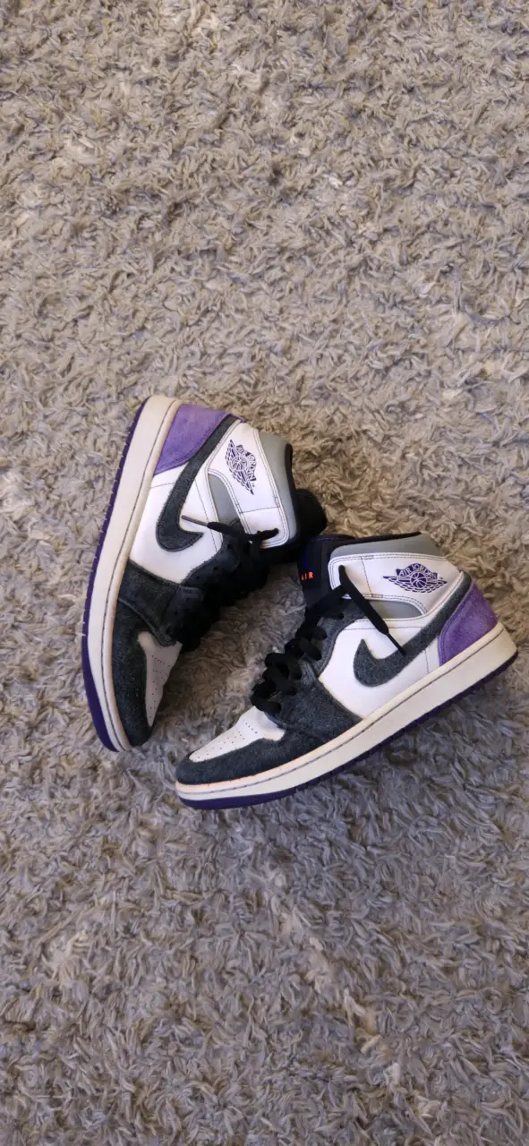 Jordan 1 moradas y negras - 1