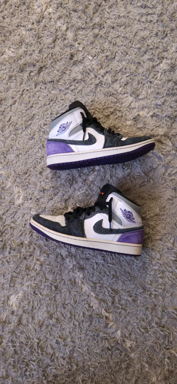 Jordan 1 moradas y negras - 2