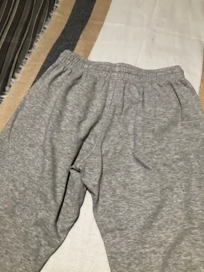 Pantalón gris buzo - miniatura 3