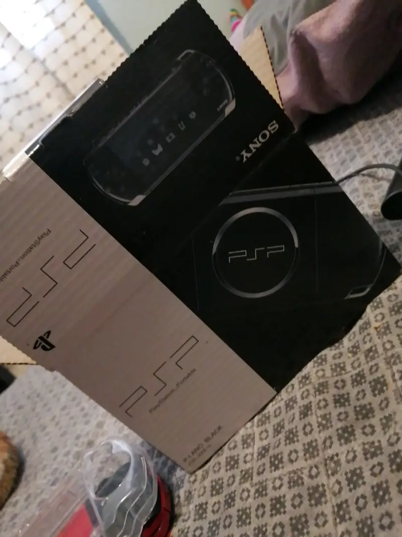 Consola portátil Sony PSP - 5