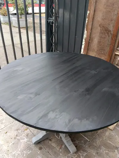 Mesa de madera redonda negra - miniatura 2