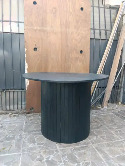 Mesa de madera redonda negra - miniatura 3