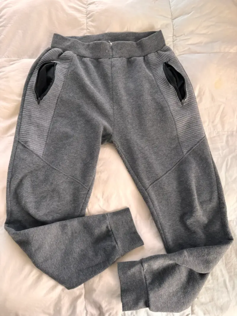 Pantalones deportivos grises - 1