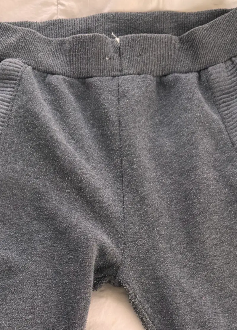 Pantalones deportivos grises - 2