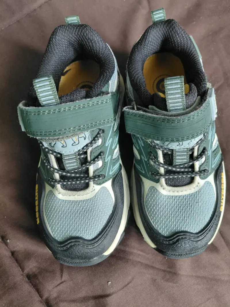 Zapatillas deportivas infantiles verdes - 1