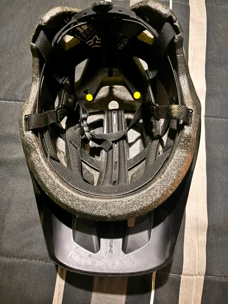 Casco de ciclismo negro - 1