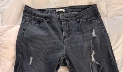 Jeans desgastados oscuros - miniatura 2
