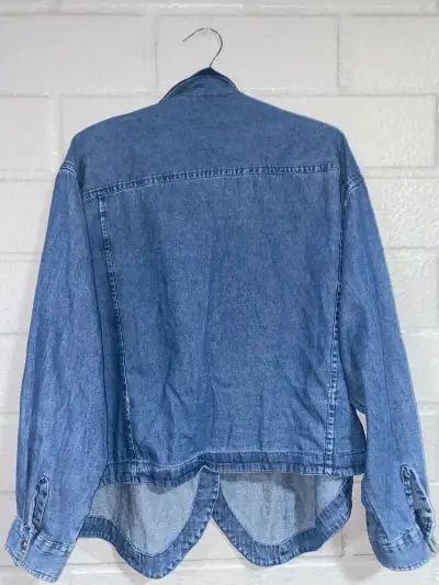 Camisa denim bordada floral - miniatura 2