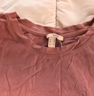 Polera rosada con estampado floral - miniatura 2