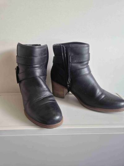 Botines negros de cuero - miniatura 1