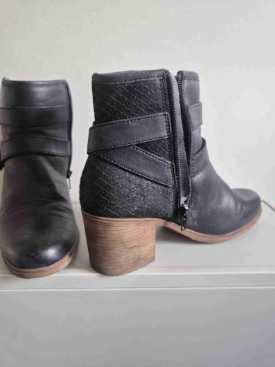 Botines negros de cuero - miniatura 2