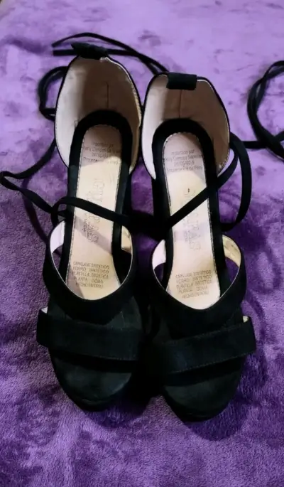 Sandalias de tacón negras - miniatura 1