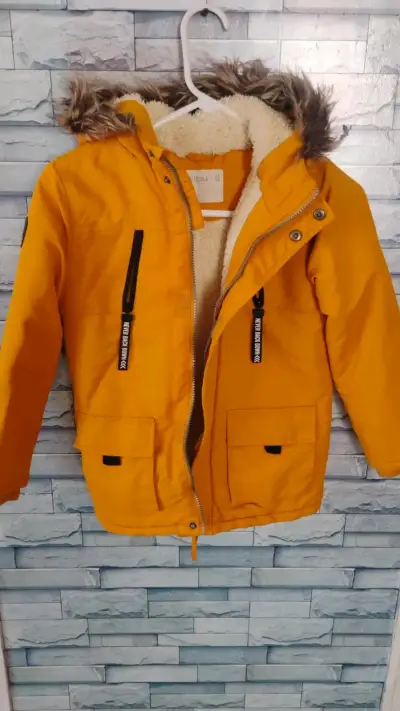 Parka amarilla con forro polar - miniatura 1