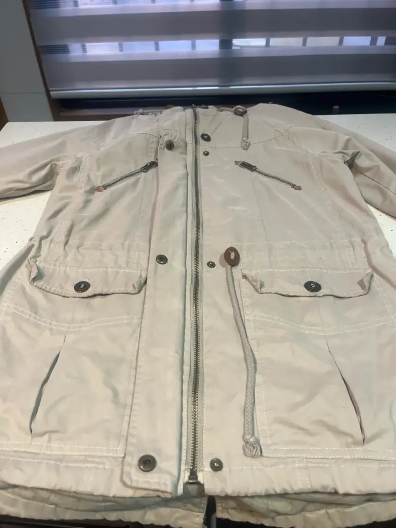 Parka beige con capucha - 5