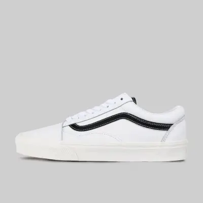 Zapatillas blancas con detalle negro - miniatura 6