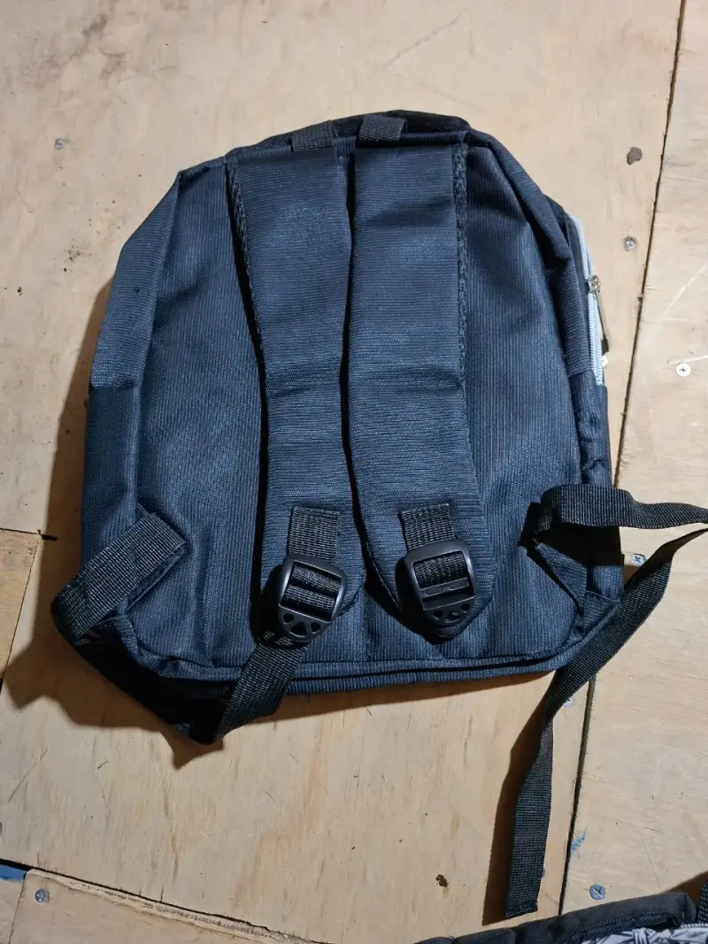 Mochila deportiva azul oscuro - 2