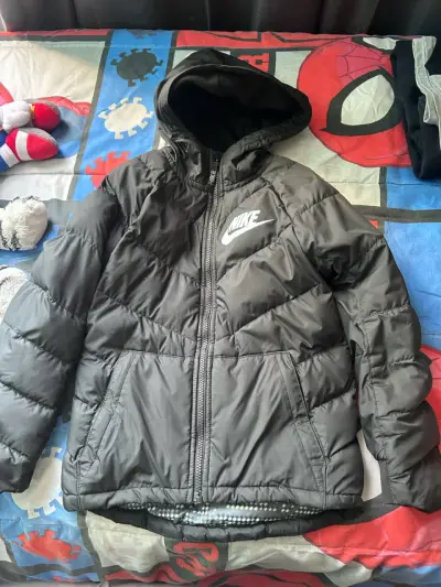 Chaqueta Nike negra con capucha - miniatura 1