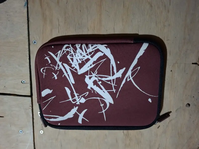 Funda para tablet color burdeo