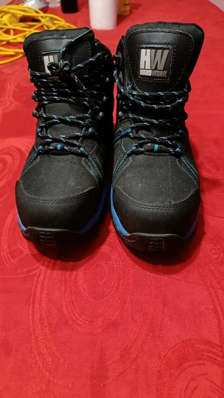 Botas negras con detalles azules - 3