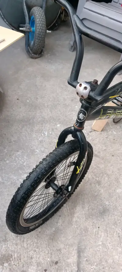 Bicicleta BMX negra Lahsen - miniatura 5