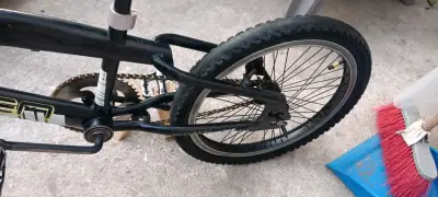 Bicicleta BMX negra Lahsen - miniatura 6
