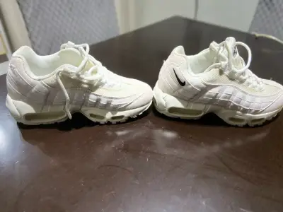 Zapatillas deportivas blancas Nike - miniatura 1