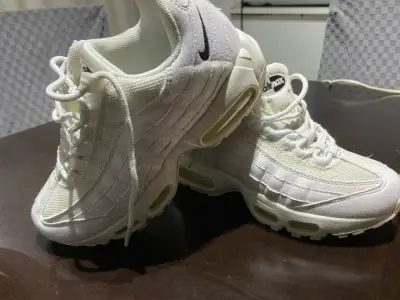 Zapatillas deportivas blancas Nike - miniatura 3