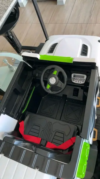 Auto eléctrico para niños - miniatura 1