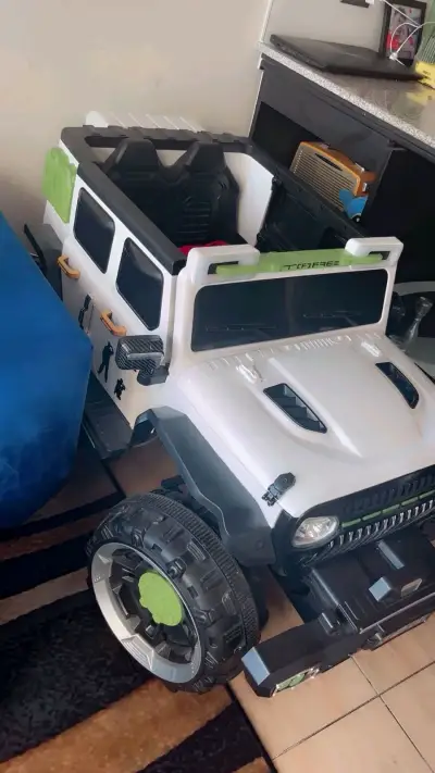 Auto eléctrico para niños - miniatura 2