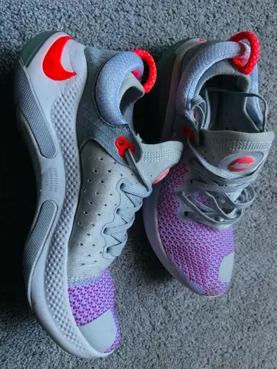 Zapatilla deportiva blanca y lila - miniatura 3