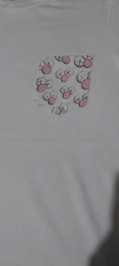 Polera Uniqlo UT x KAWS "Pink BFF" - miniatura 1