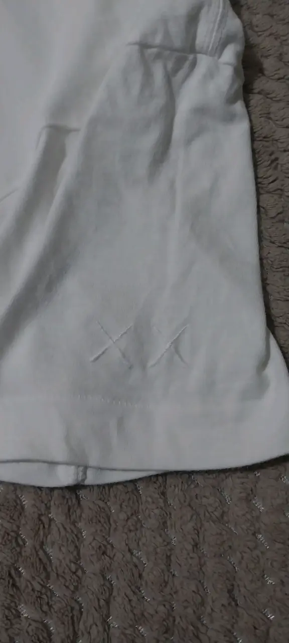 Polera Uniqlo UT x KAWS "Pink BFF" - 3