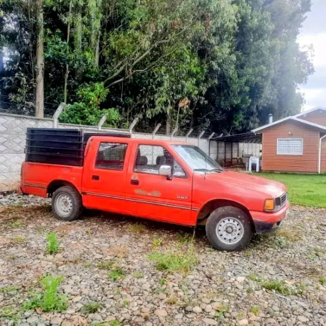 Camioneta roja pickup