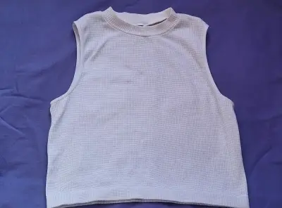 Polera sin mangas blanca - miniatura 1
