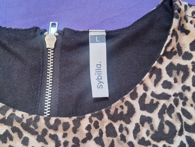 Blusa animal print sin mangas - 3