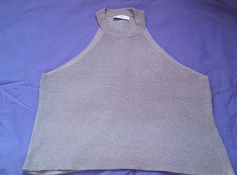 Blusa sin mangas gris - 1
