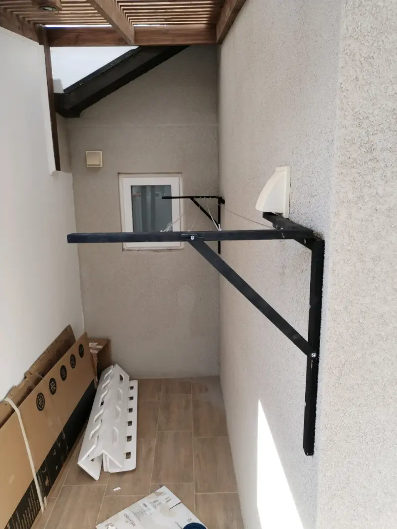 Estructura de colgador de ropa - 1