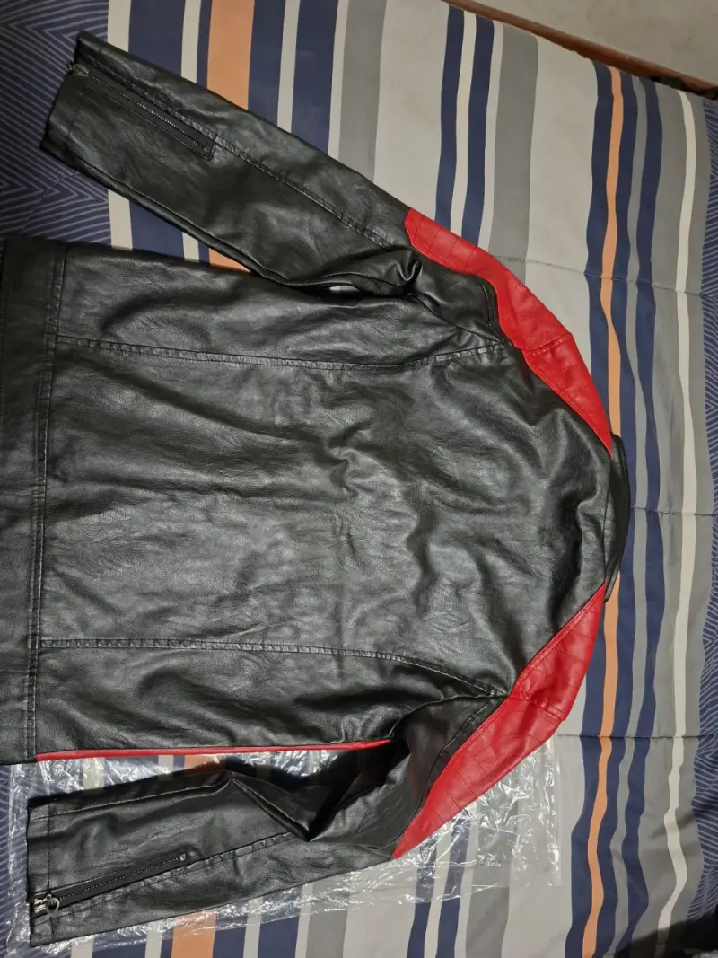 Chaqueta negra y roja de cuero - 2