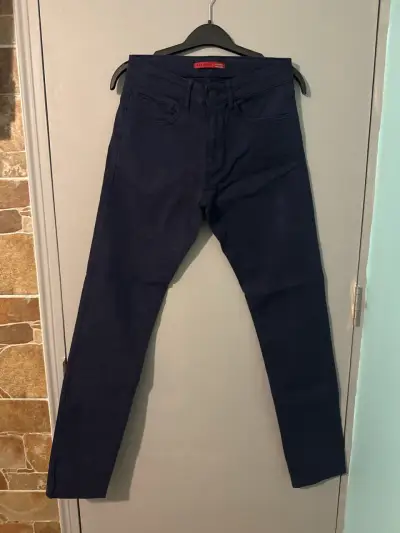 Jeans azul oscuro para hombre - miniatura 1