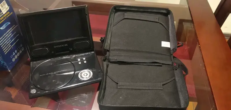 Reproductor DVD portátil Daewoo - 1