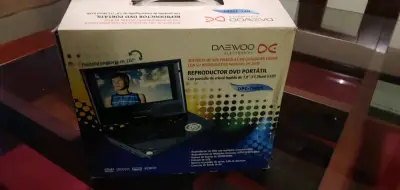 Reproductor DVD portátil Daewoo - miniatura 3