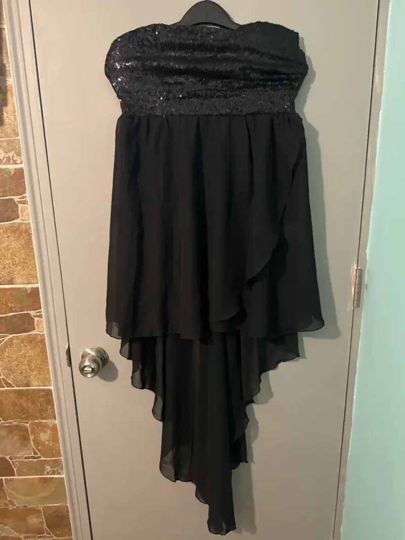 Vestido de fiesta negro elegante - 1
