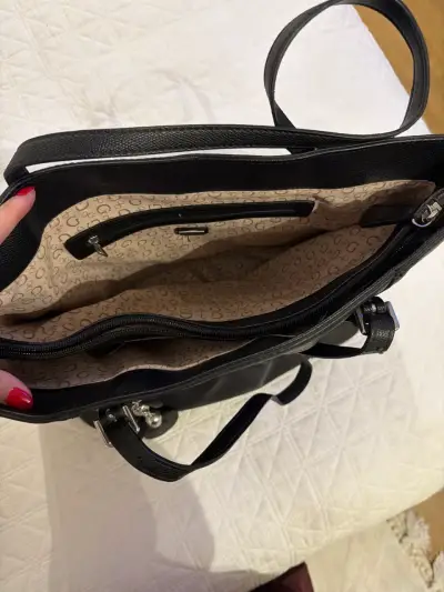 Bolso negro Guess Los Angeles - miniatura 3