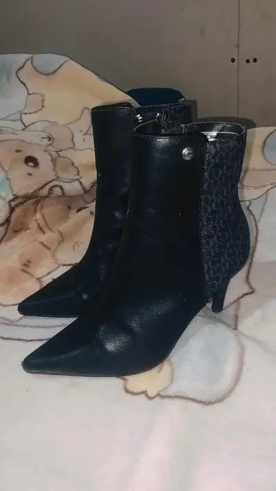 Botines negros de cuero - miniatura 1
