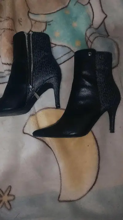 Botines negros de cuero - miniatura 2