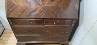 Cómoda de madera vintage - miniatura 1
