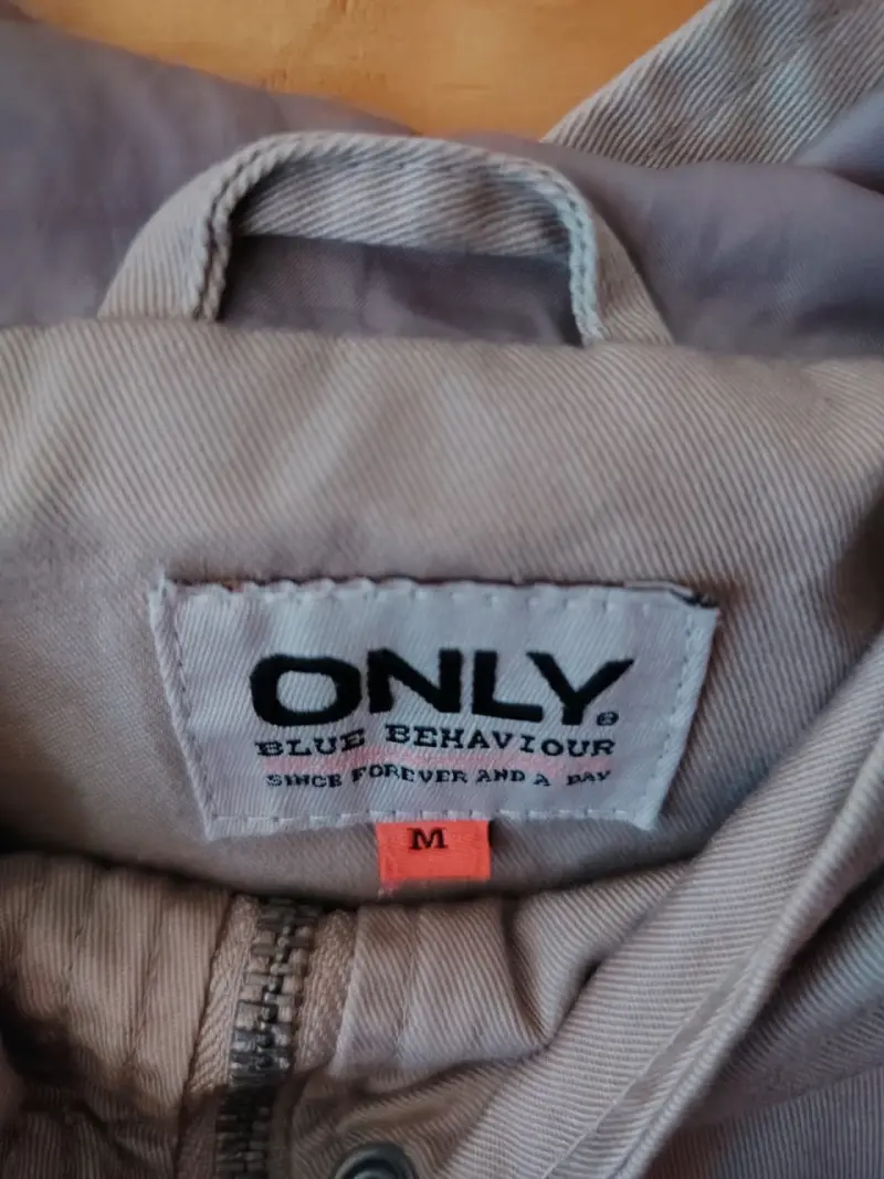 Parka beige con capucha - 3