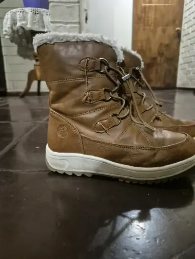 Botas marrones con forro de lana - miniatura 2